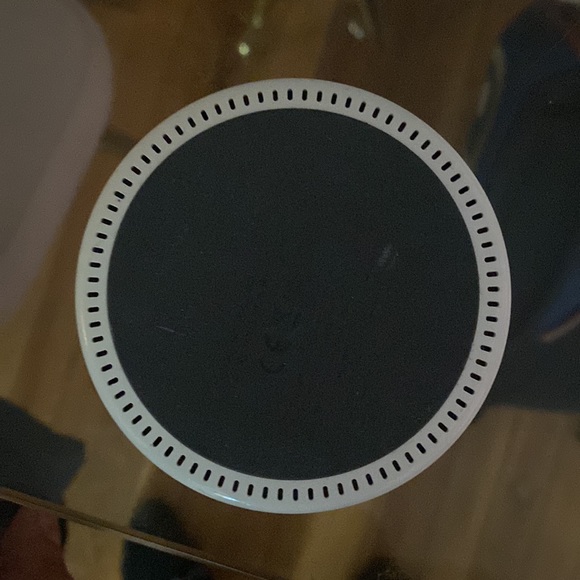 White amazon alexa - Picture 3 of 4